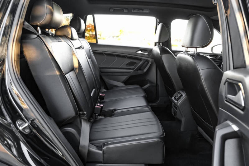 2022 Volkswagen Tiguan SE R-Line Black