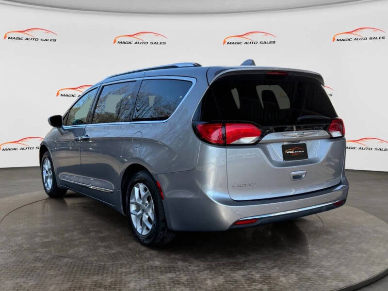 2018 Chrysler Pacifica Touring L Plus