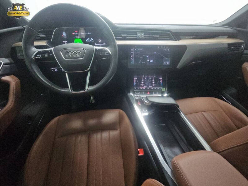 2024 Audi Q8 Sportback e-tron quattro Premium Plus S line