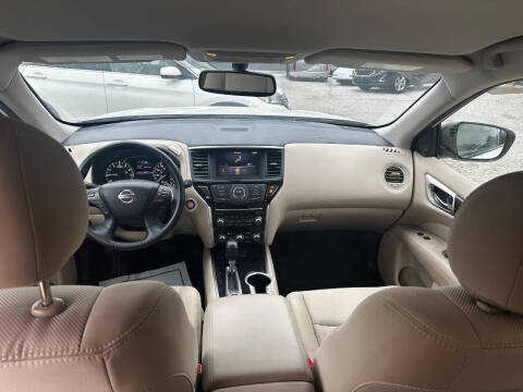 2020 Nissan Pathfinder SV