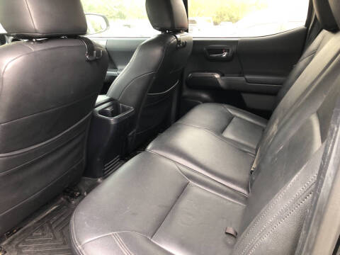 2017 Toyota Tacoma SR V6