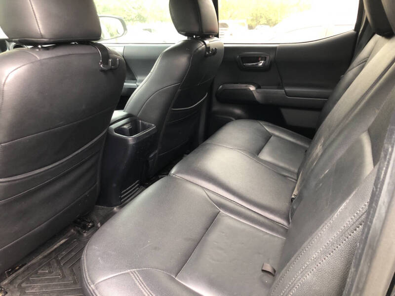 2017 Toyota Tacoma SR V6