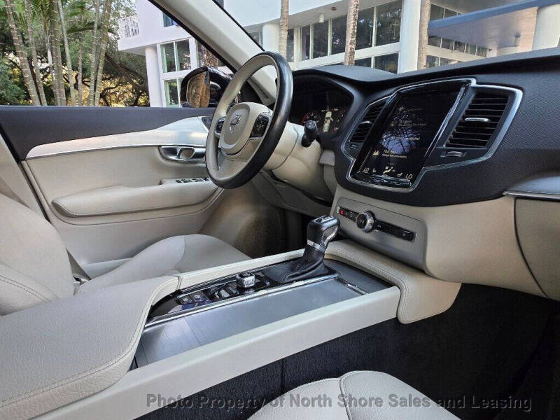 2018 Volvo XC90 T6 Momentum