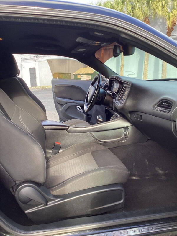 2019 Dodge Challenger SXT