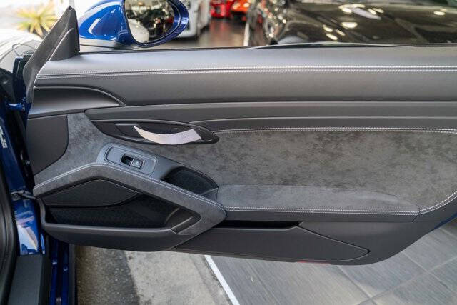 2020 Porsche 718 Cayman 26