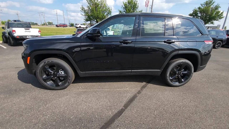 2024 Jeep Grand Cherokee for sale at Victoria Auto Sales in Victoria, MN