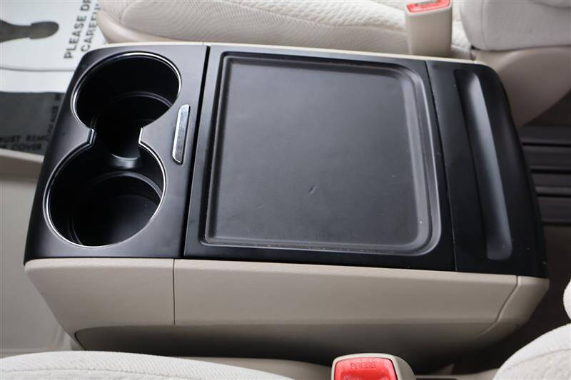 2013 Toyota Sienna LE 8-Passenger