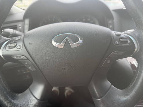 2015 Infiniti Q70 3.7