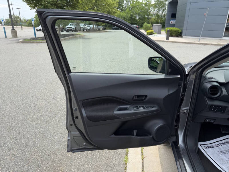 2023 Nissan Kicks S