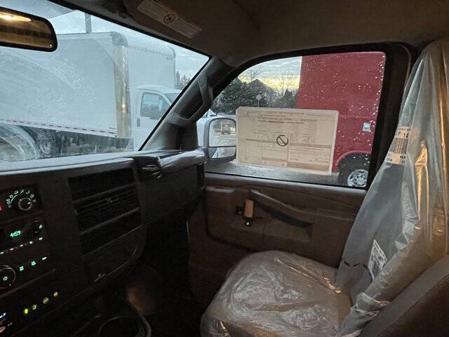 2025 Chevrolet Express 2500