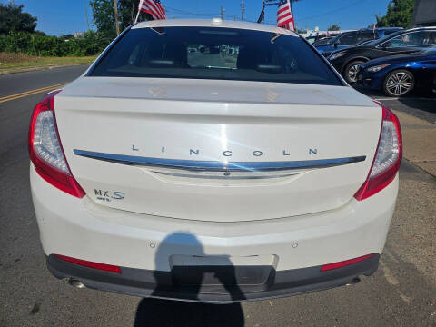 2015 Lincoln MKS