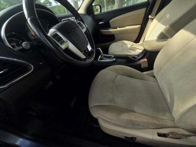 2011 Chrysler 200 Touring