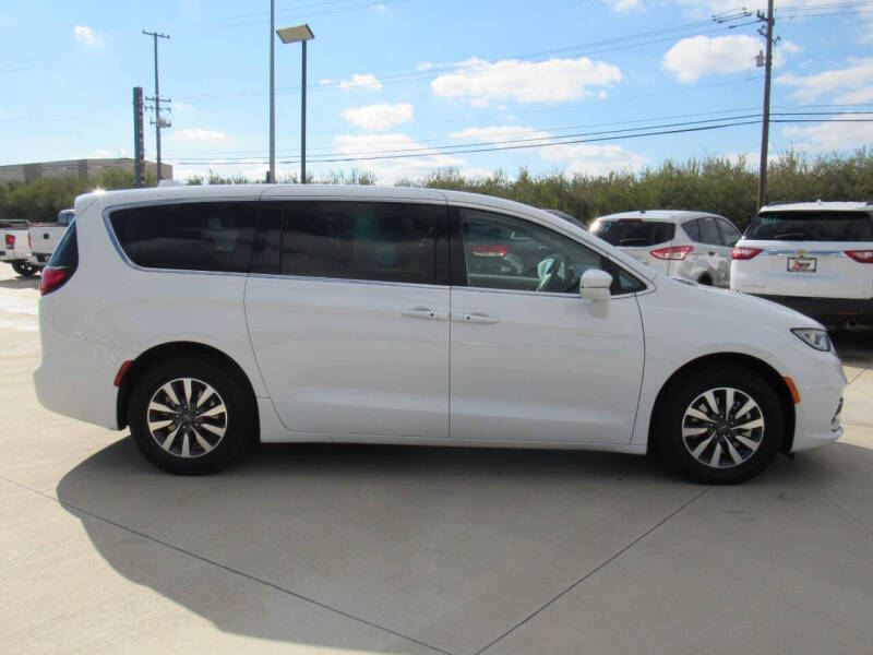 2022 Chrysler Pacifica Hybrid Touring L