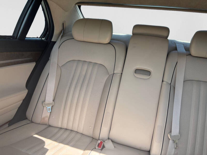 2019 Genesis G90