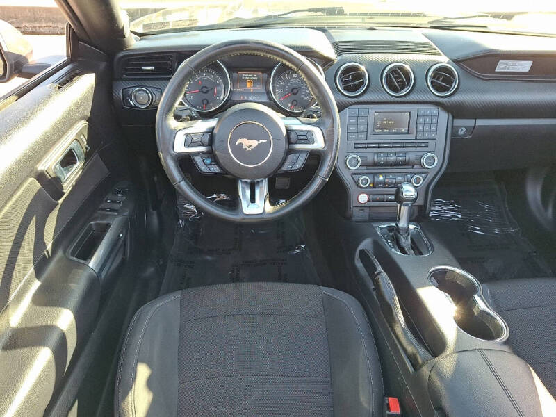 2017 Ford Mustang V6