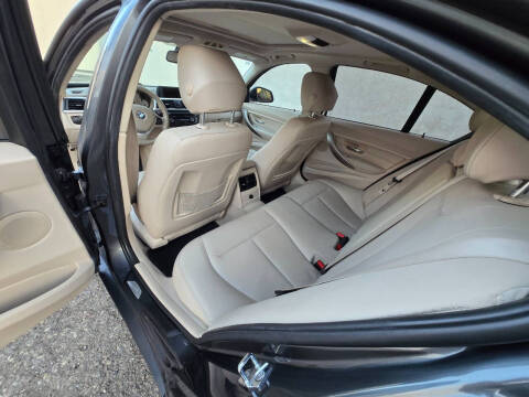 2012 BMW 3 Series 328i