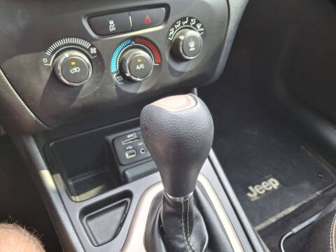 2017 Jeep Cherokee Sport