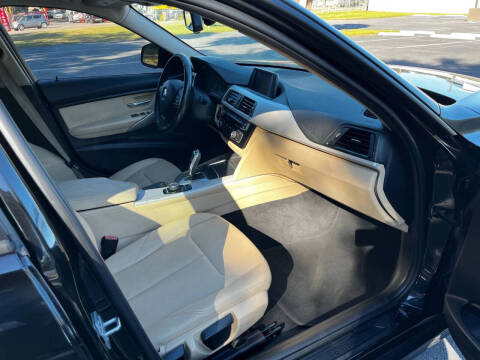 2018 BMW 3 Series 320i