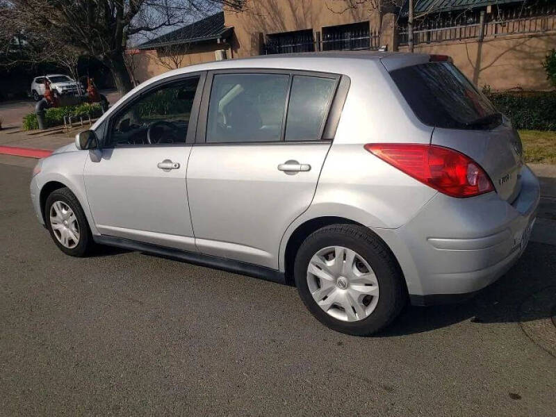 2011 Nissan Versa 1.8 S