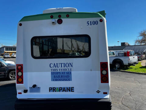 2016 Ford E-Series E-450 SD