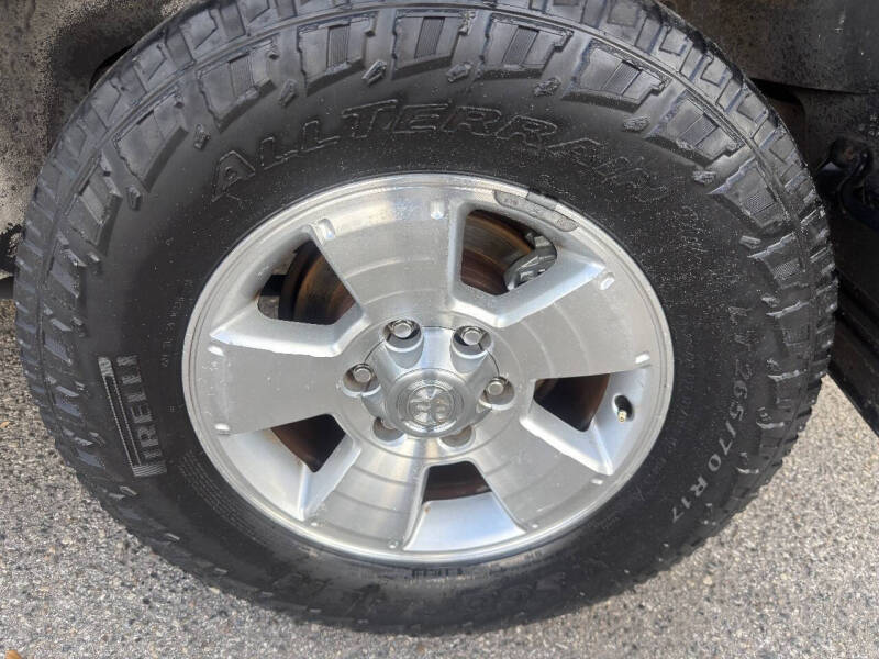 2003 Toyota Sequoia SR5
