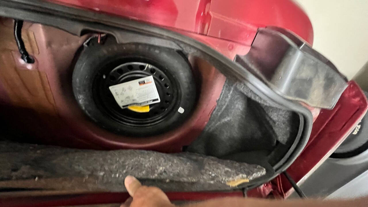 2004 Ford Mustang 30