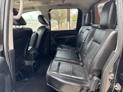 2015 Nissan Titan SV