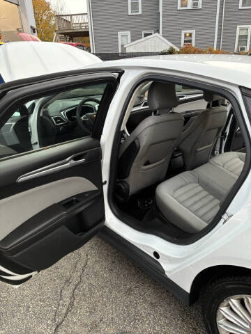 2015 Ford Fusion Hybrid S