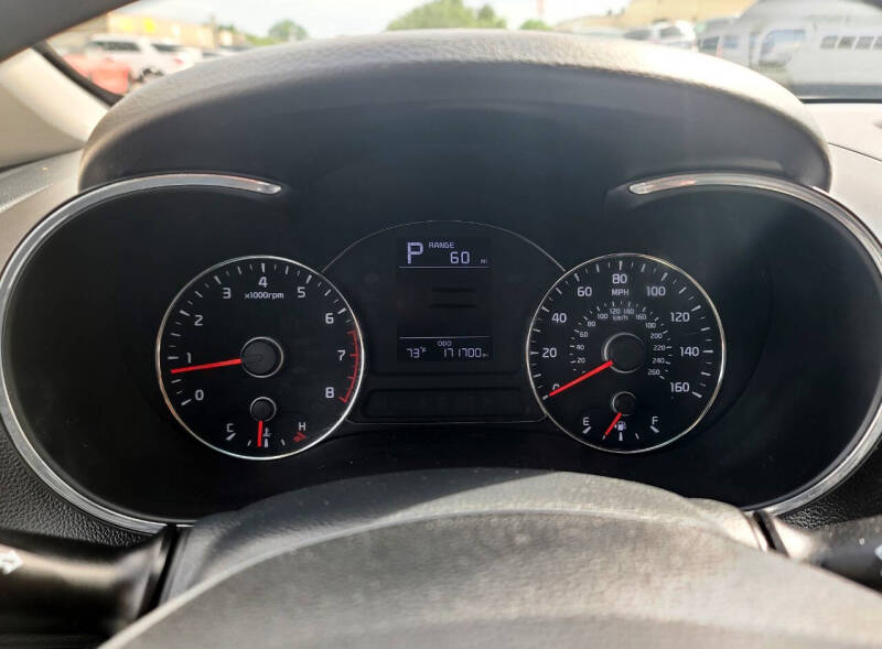 2017 Kia Forte5 LX