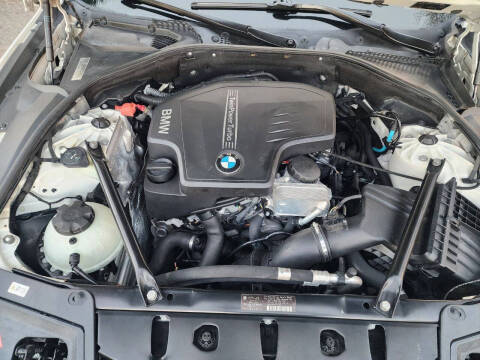 2012 BMW 5 Series 528i