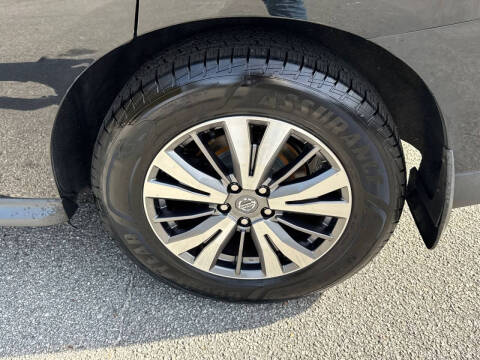 2020 Nissan Pathfinder S