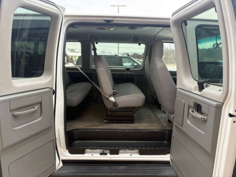 2013 Ford E-Series E-350 SD XLT