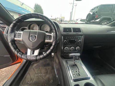 2012 Dodge Challenger SXT Plus