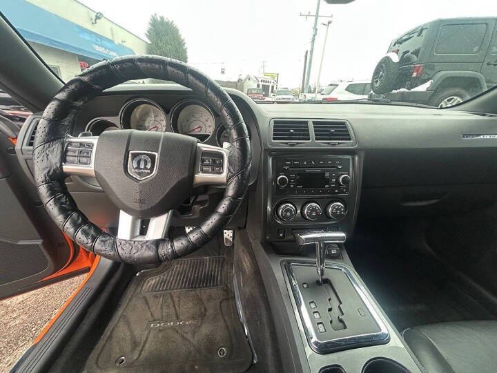 2012 Dodge Challenger SXT Plus