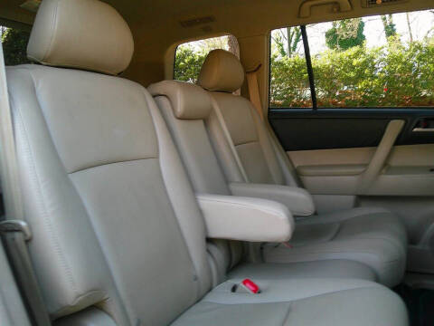 2012 Toyota Highlander SE