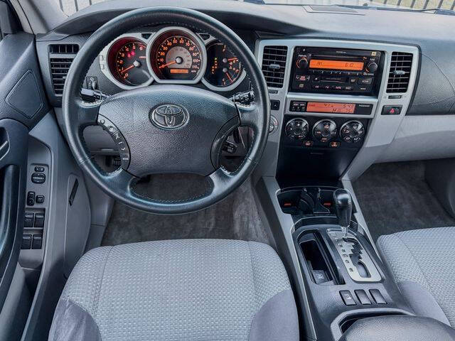 2004 Toyota 4Runner SR5