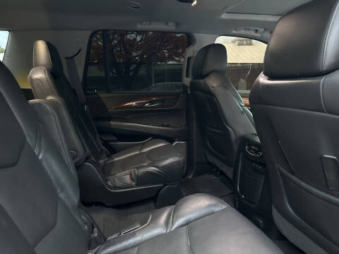 2017 Cadillac Escalade Luxury
