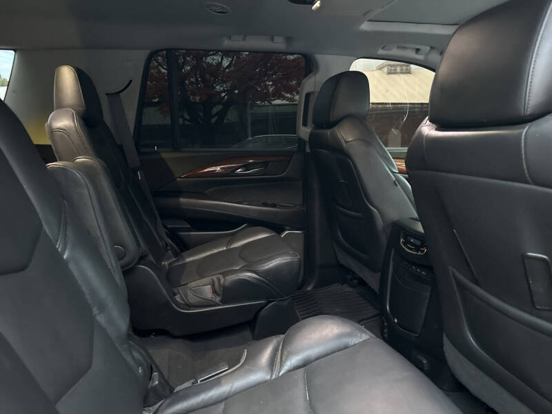 2017 Cadillac Escalade Luxury