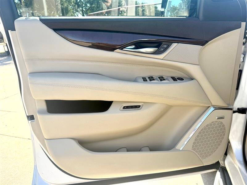 2016 Cadillac Escalade Luxury Collection