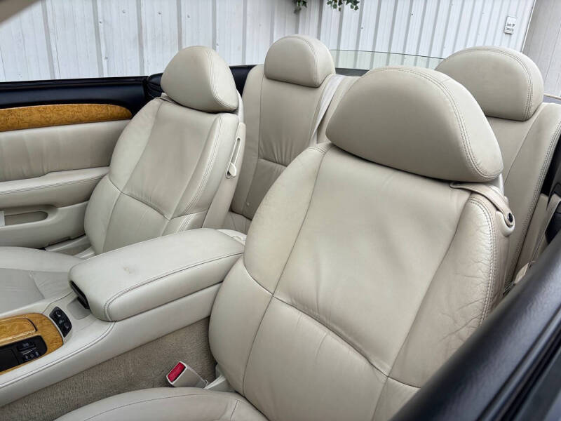 2005 Lexus SC 430