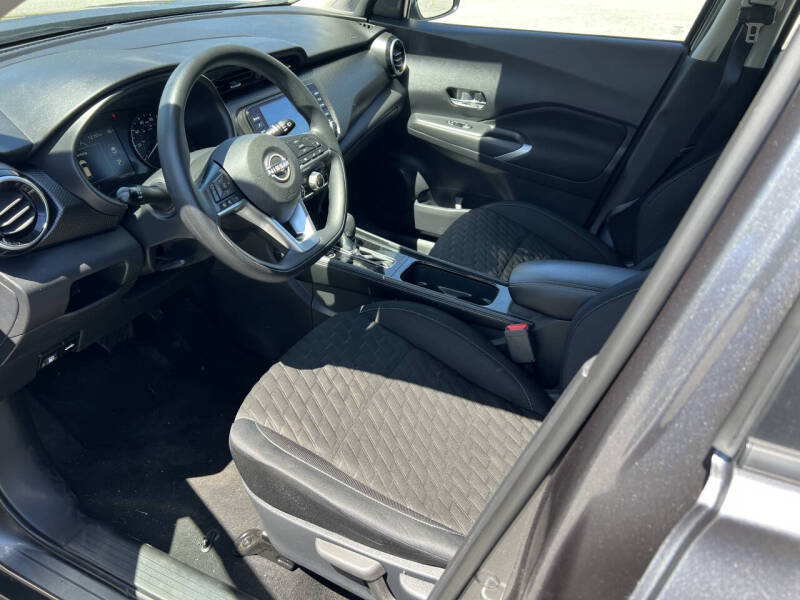 2023 Nissan Kicks SV