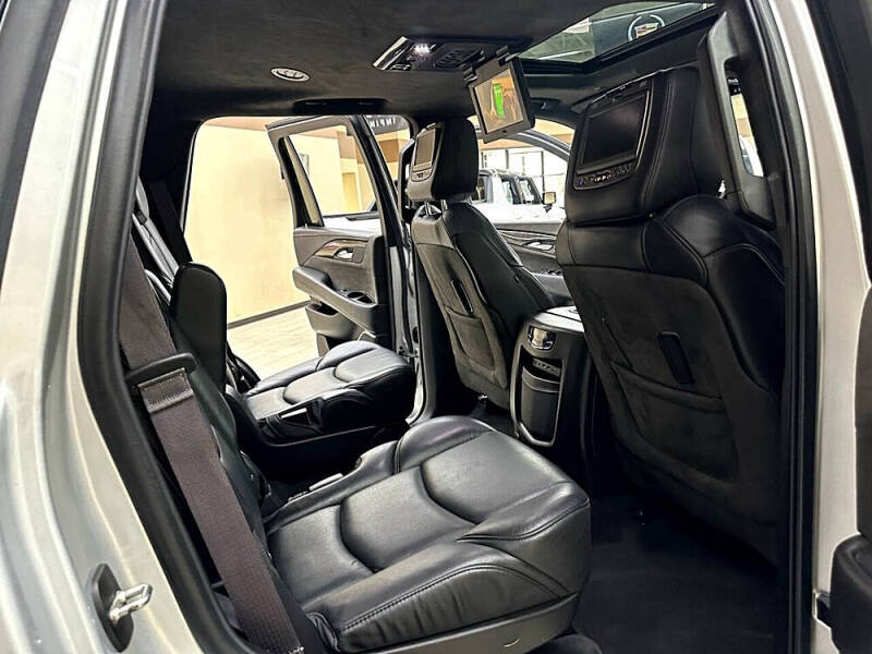 2017 Cadillac Escalade Platinum
