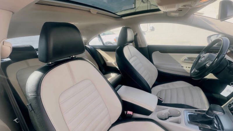 2010 Volkswagen CC VR6 4Motion