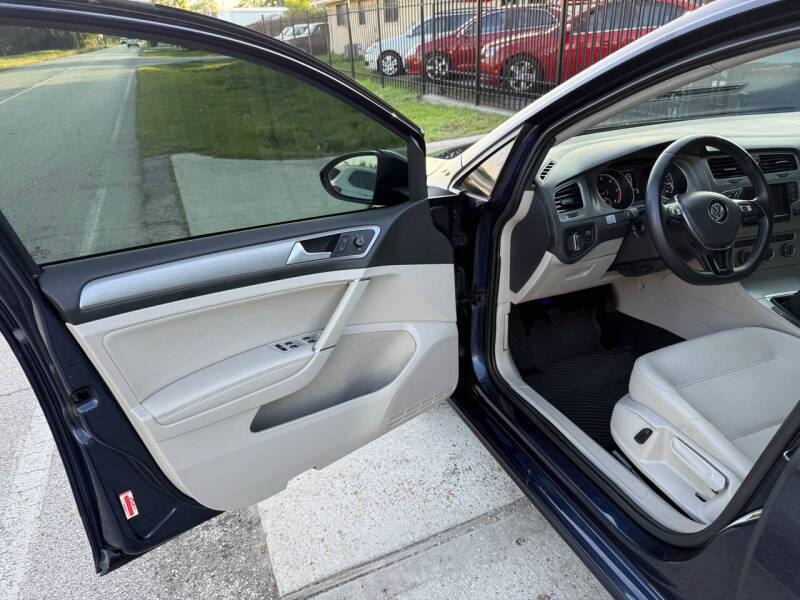 2015 Volkswagen Golf TDI S