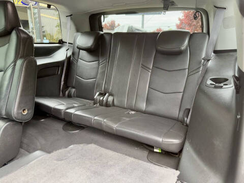 2016 Cadillac Escalade Luxury Collection