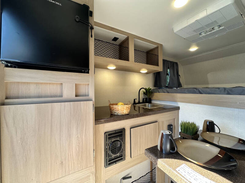 2023 Travel Lite Atom 400A / 10ft Camper