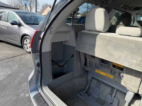 2014 Toyota Sienna LE 8-Passenger