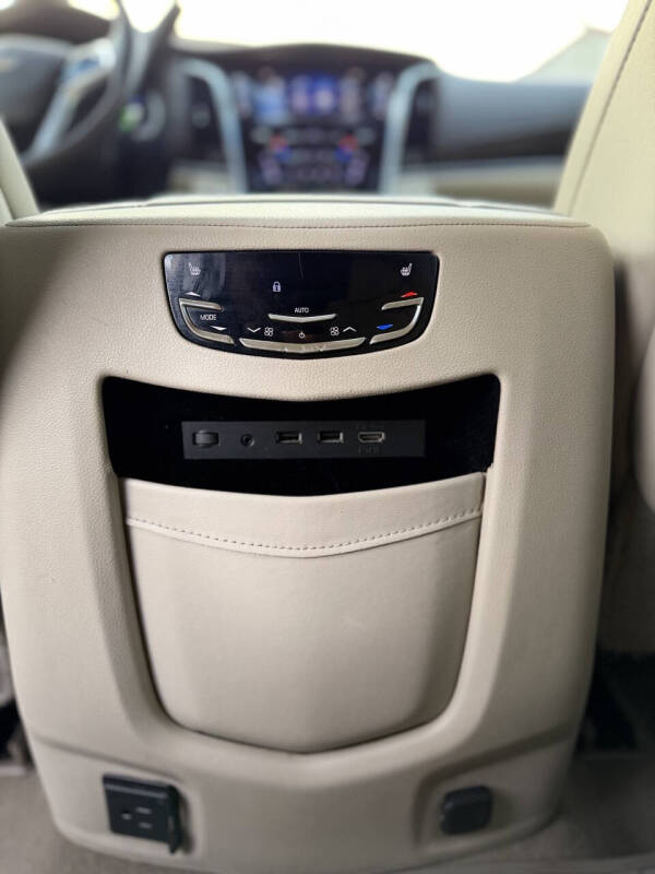 2017 Cadillac Escalade ESV Premium Luxury