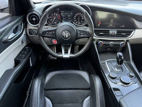 2017 Alfa Romeo Giulia Quadrifoglio