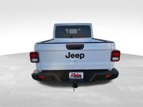 2024 Jeep Gladiator NightHawk